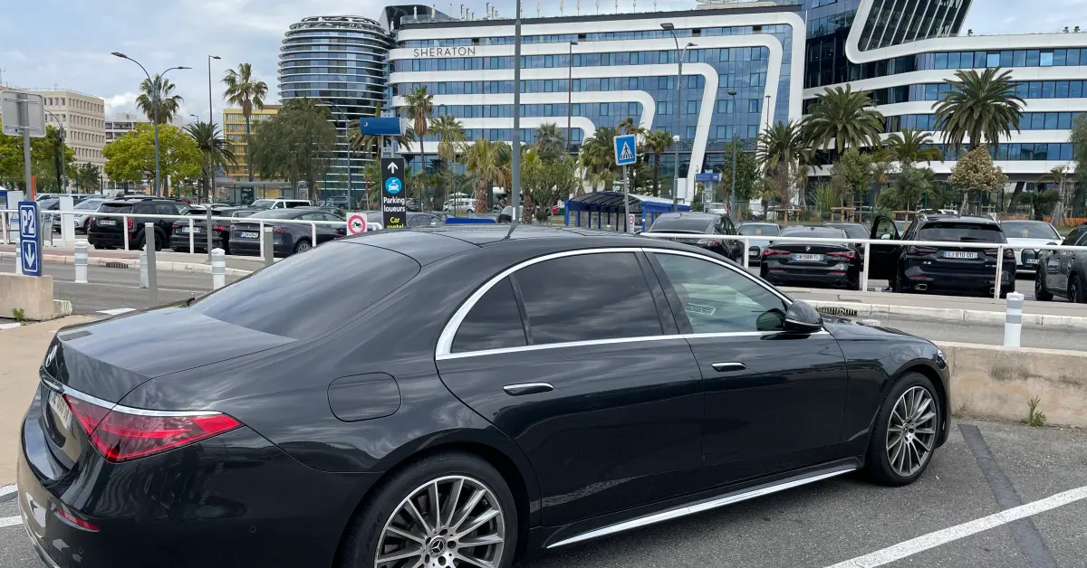 Limousine in front of the Sheraton hotel in Nice